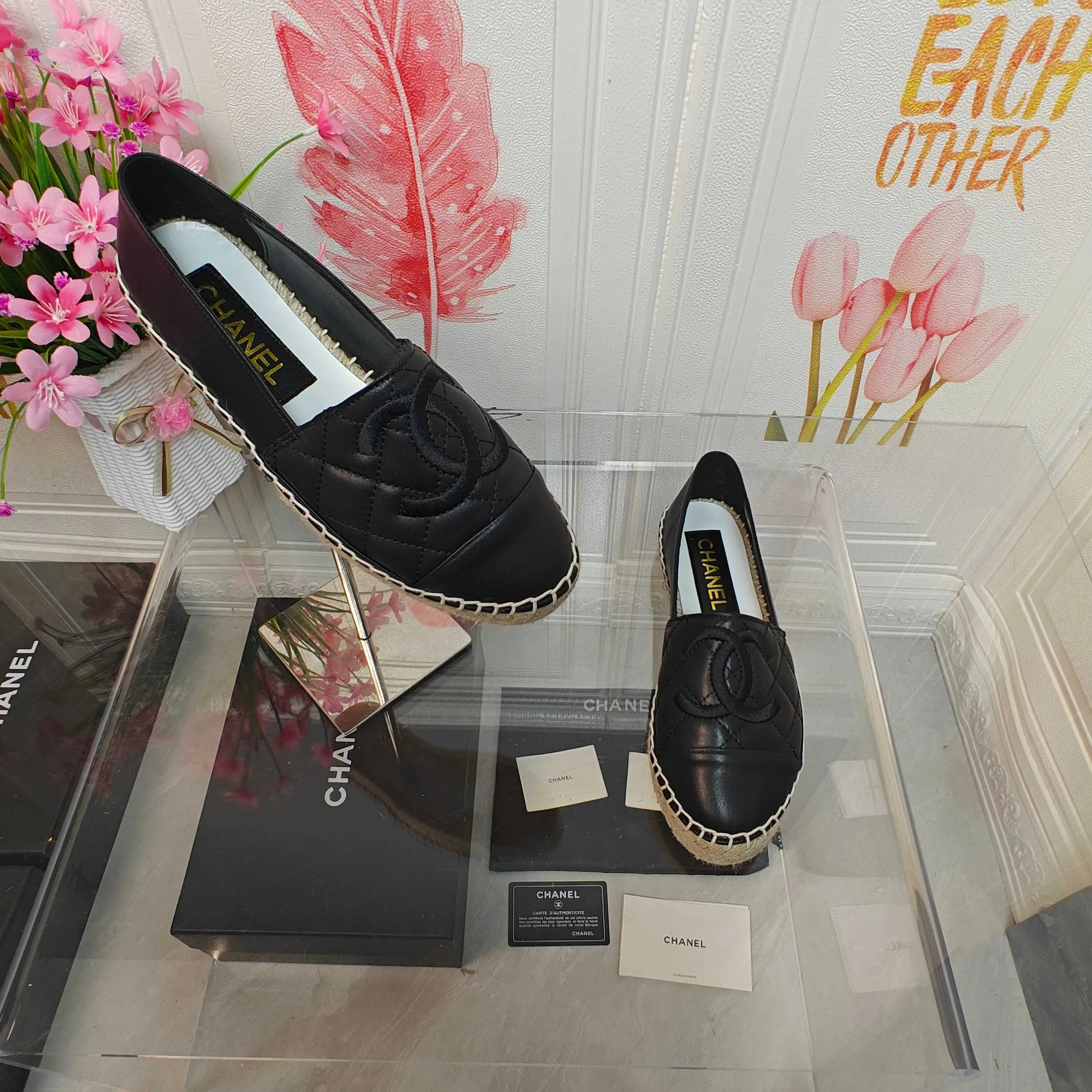 👟👟Ex-factory price 400👟👟 CHANEL 2025 early spring new fisherman shoes, top version 👏👏The inner pads are all made of original imported goatskin! Number of codes: 35 - 40 (codes 34, 41, and 42 can be customized without return or exchange) Standard codes come with a full set of packaging